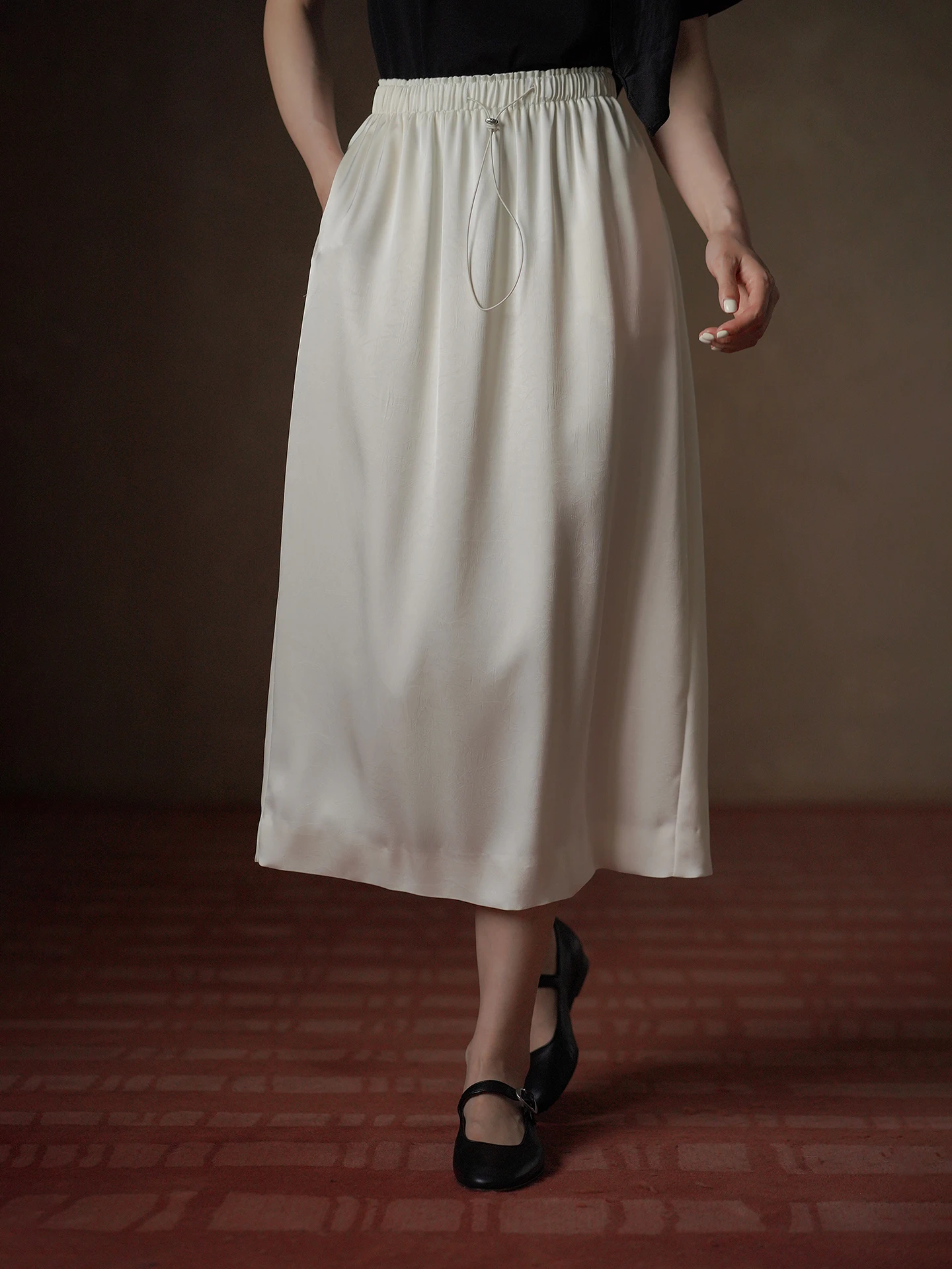 Elegant Pearl Satin Long High Waist Elastic Waistband Slimming Commute Skirt A-Line Midi Skirt for Young Women And Girls