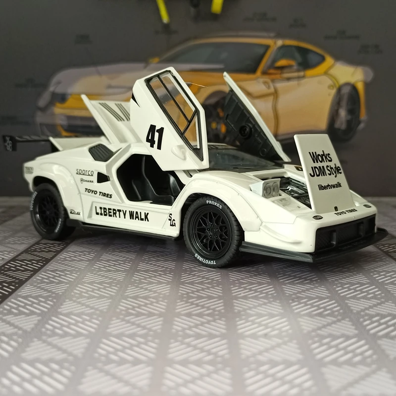 1:32 simulação Lamborghini Cantash LBWK versão modelo de carro em liga metálica, portas e capô do motor, porta-malas pode ser aberto