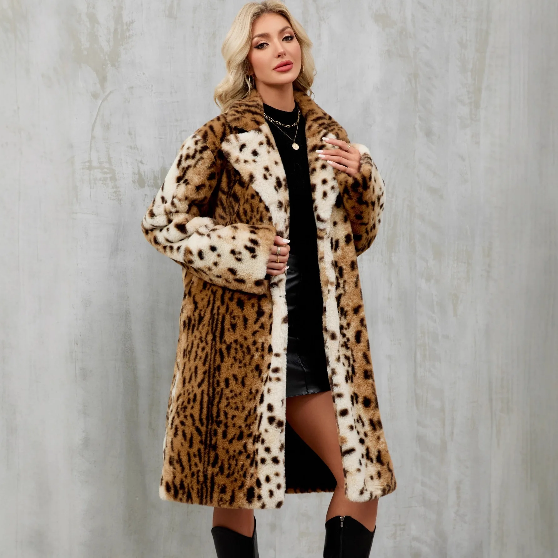 Autunno Inverno 2025 Cappotti da donna in pelliccia sintetica Giacche lunghe leopardate Colletto rovesciato Maniche lunghe Monopetto Vestibilità dritta Casual