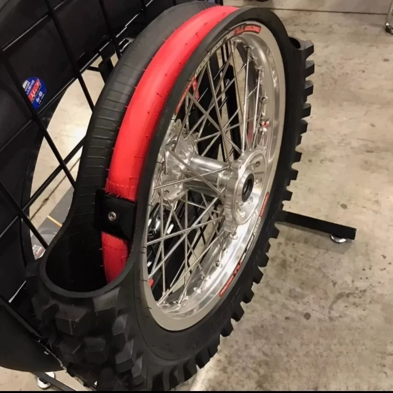 Small red tire, competitive inner tube for off-road motorcycles, vacuum inner tube