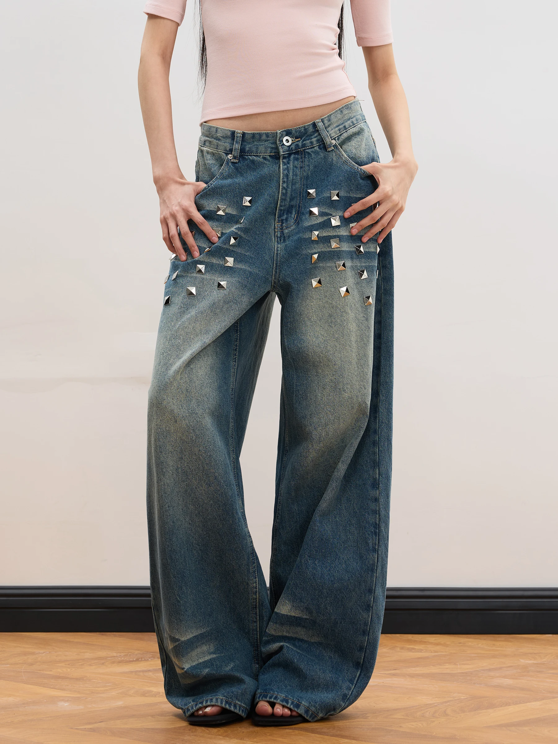 

American Retro Washed Rivet Jeans Loose Straight Leg Long Trousers Street Style Junecut Women's Denim Pants