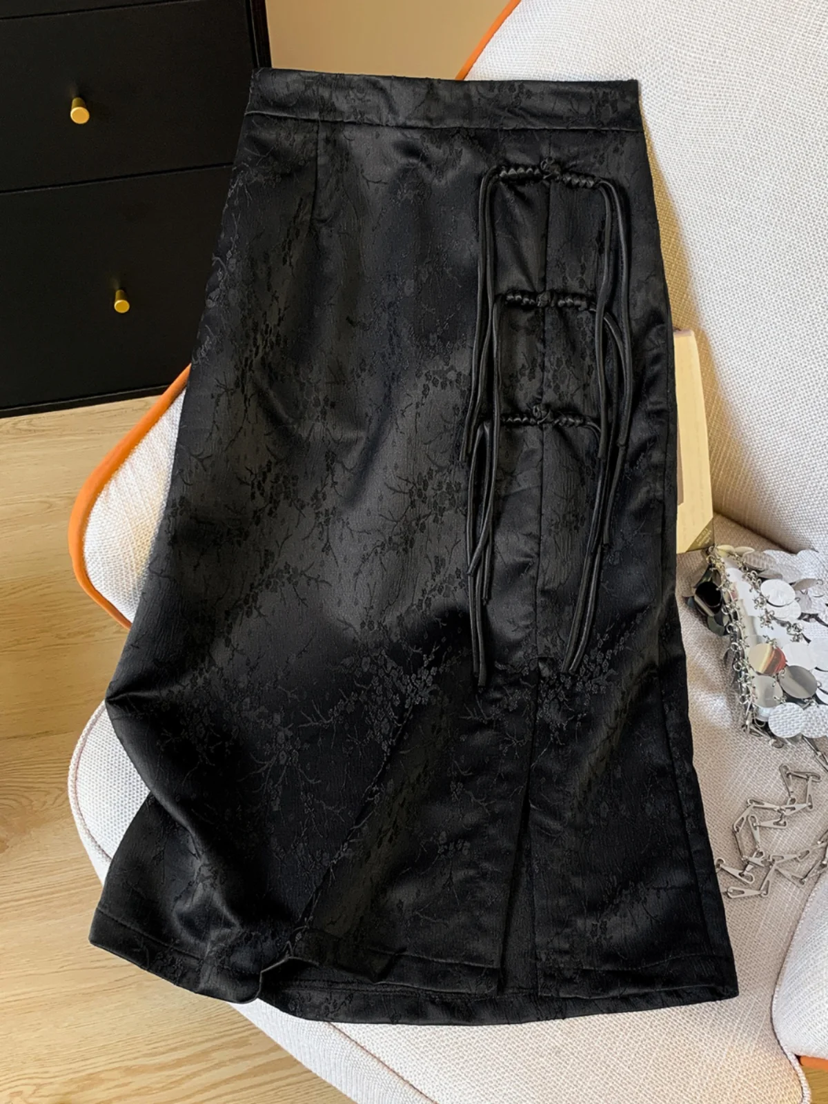 

Chinoiserie Sle Юбка трапециевидной формы средней длины Женская юбка с вышивкой и открытой передней талией и высокой талией Художественная весенняя одежда