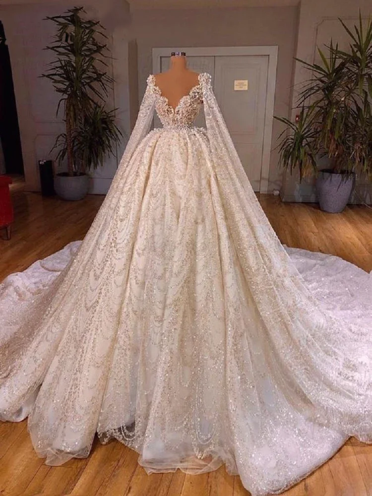 

Romantic Glitter Wedding Dress Haute Couture V-Neck Pearls Bridal Ball Gowns Luxury Long Sleeves Court Train Vestido De Noiva