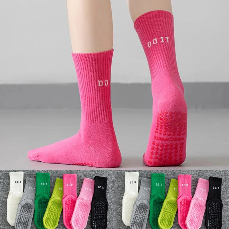 Mid Calf Yoga Socks Simple Solid Color Pilates Socks Silicone Non-slip Fitness Socks Indoor Dance Gymnastic Training Socks