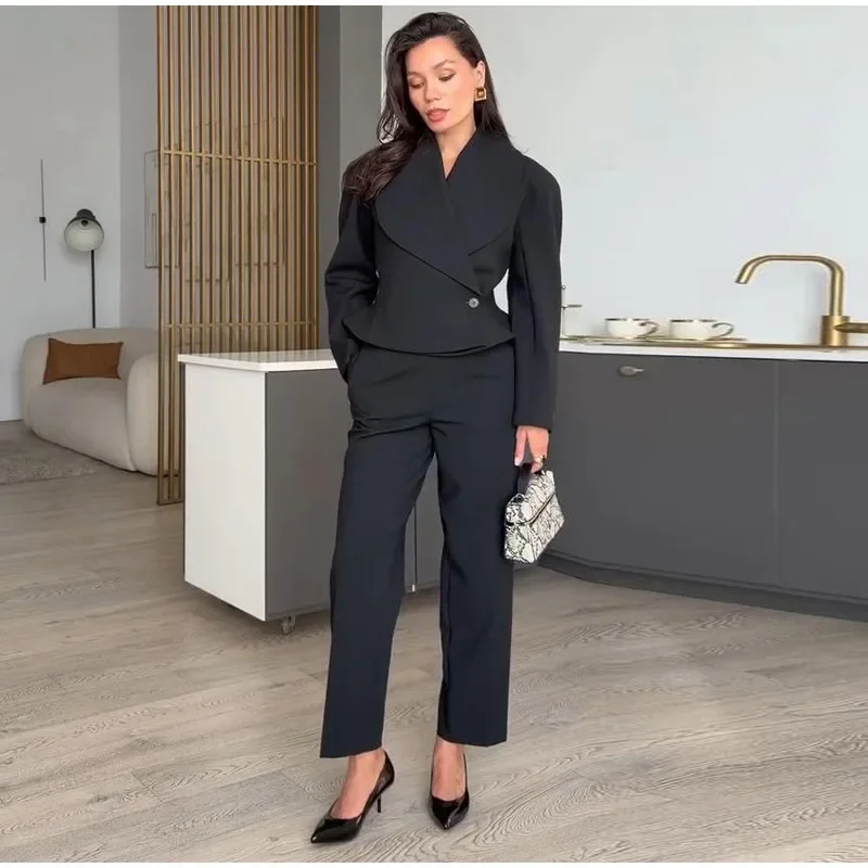 Damen-Hosen-Sets, V-Ausschnitt, Langarm, Taillenbetonende Asymmetrische Mäntel, Hochgeschnittene Plissierte Hosen, Schicke Büro-Outfits für Damen, Neuheiten – Detail 1