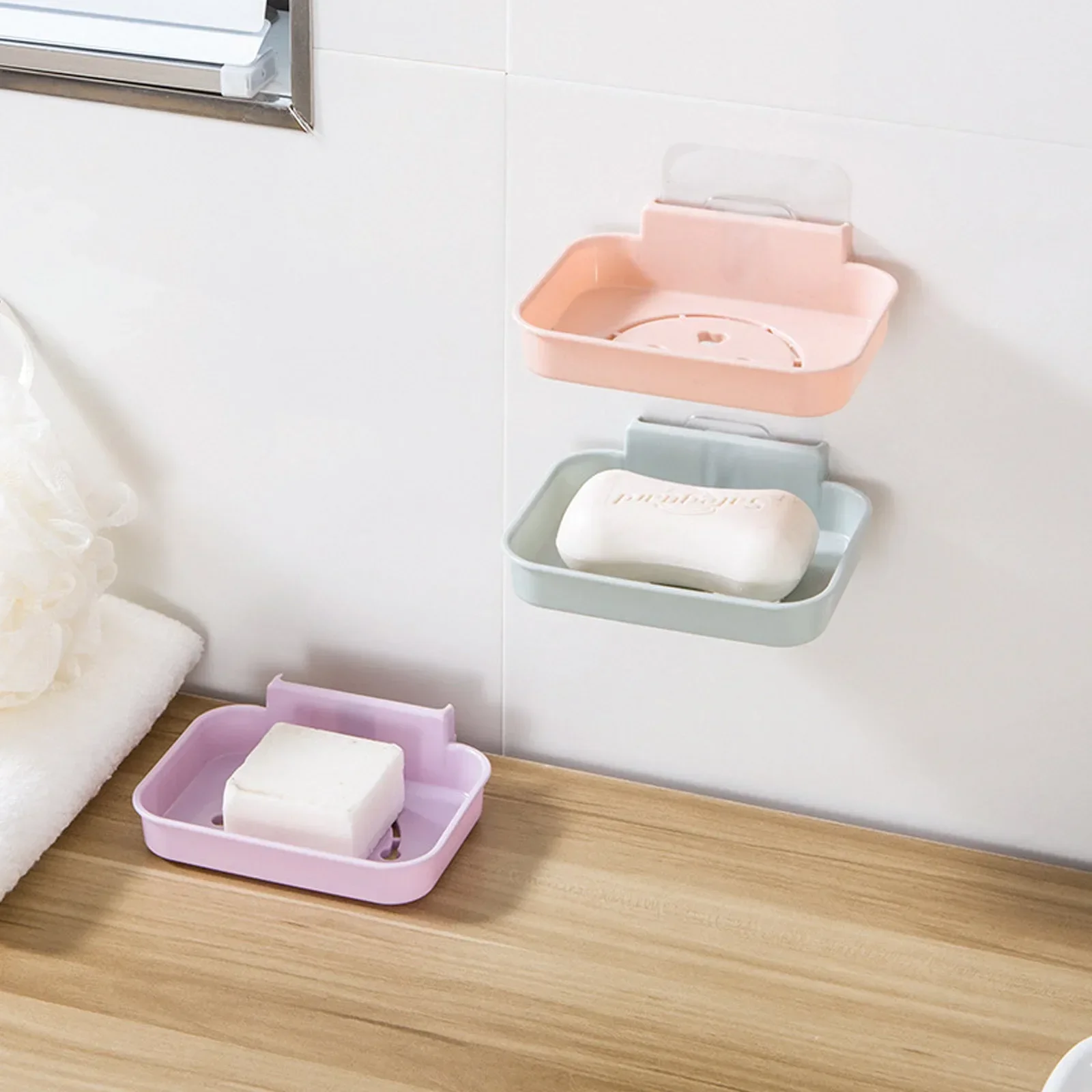 Creative Soap Holder Seamless Trace Wall-Mounted Self-adhesive Hollow Smile Face Drainage Soap Dish Tray Bathroom Product