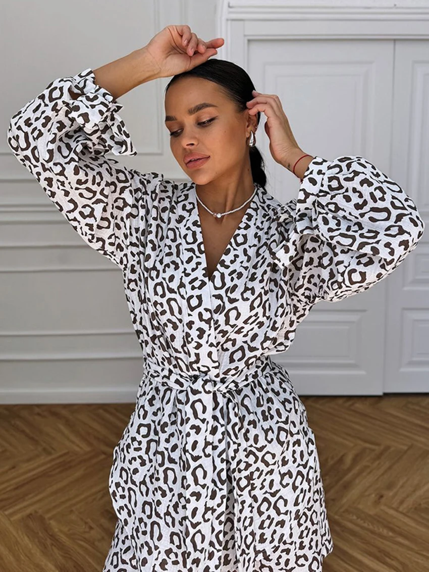 Marthaqiqi Leopard Print Women Nightwear Suit V-Neck Robe Long Sleeve Pajama Lace Up Nightie Shorts Causal Ladies Nightgowns Set