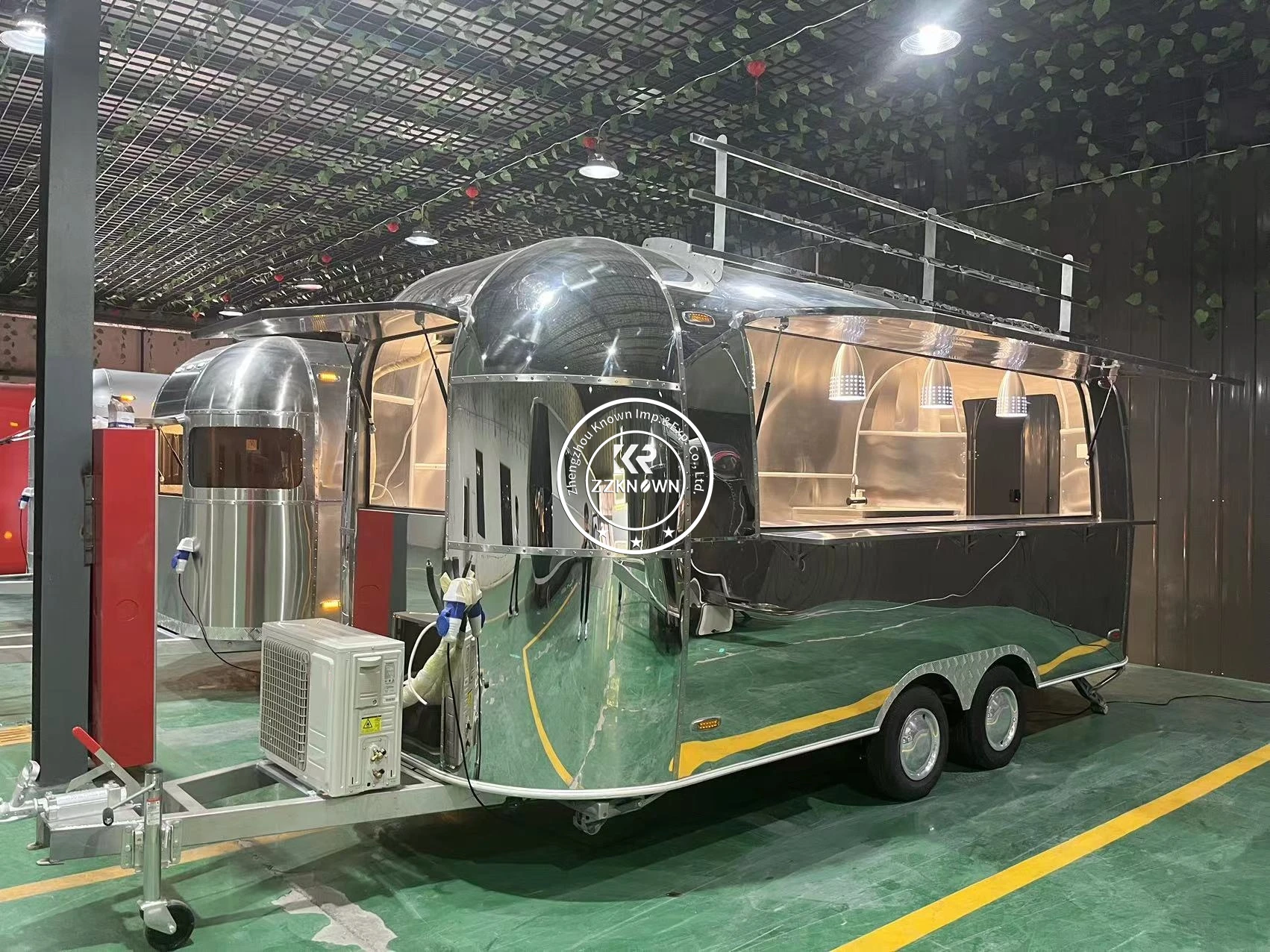 Carrello Mobile del caffè della birra di ca del camion dell'alimento 2024 con il rimorchio su ordinazione dell'alimento del flusso d'aria dell'attrezzatura completa della cucina da vendere