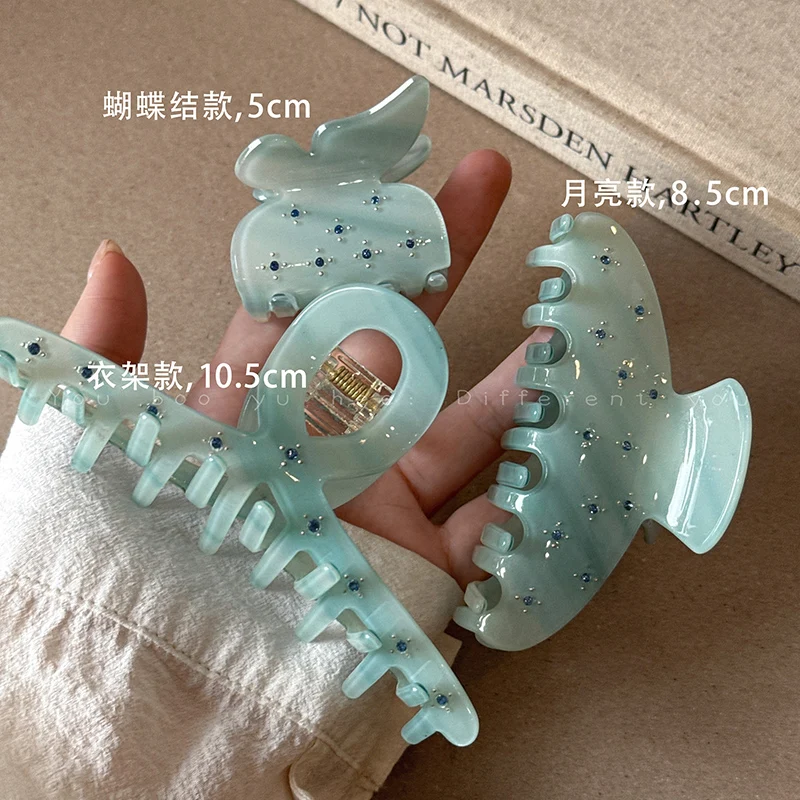 Acetate Diamond Green Hair Claw for Women - Large Summer Hair Accessory with Chic Appeal.