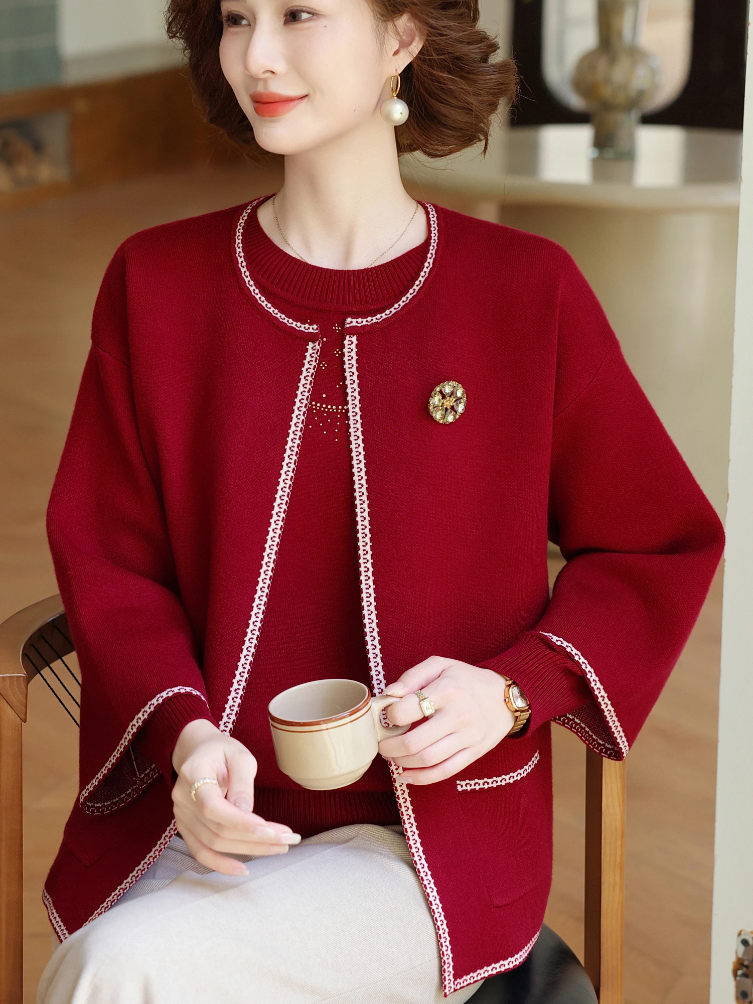 

Faionable round Ne Knitwear Women's Mid-Aged Mommy Sle Two-Piece Set Warm Loose Fit Casual Wear Button Detail Sweater
