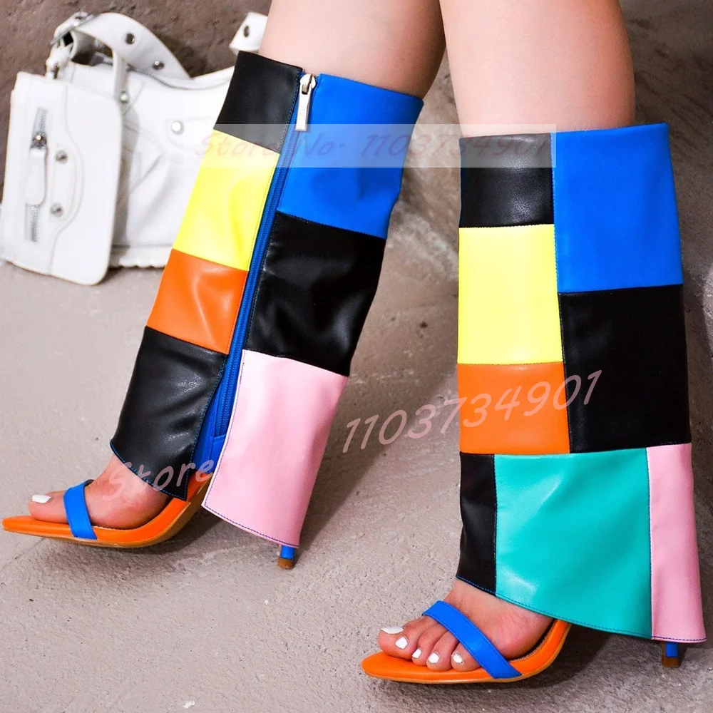 

Сапоги до середины икры с кристаллами в стиле пэчворк. Женские сапоги до середины икры с круглым открытым носком и каменным узором. Туфли на высоком каблуке. Женские пикантные сапоги в уличном стиле.