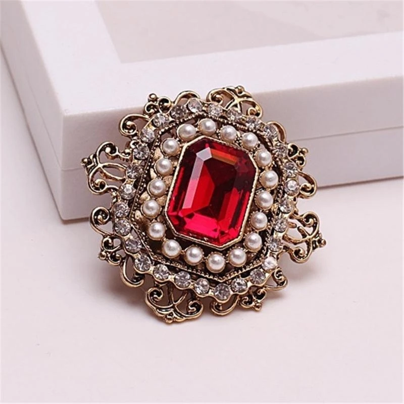 Fashion Brooch Crystal Brooch Stylish Clothing Pin Fixed Clothes Pin Sweater Pin Fashion Clothing Jewelry Accessory
