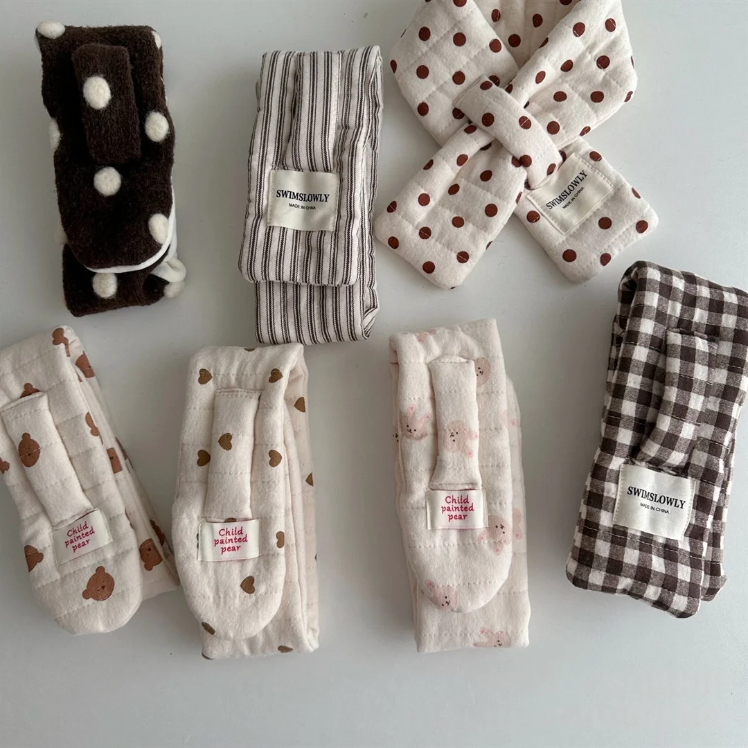 

2025 Kids Girls Scarf Quilted Plaid Polka Dot Cross Baby Shaw Children Boys Warm Winter Neck Warmer Cute Casual Outdoor Scarves