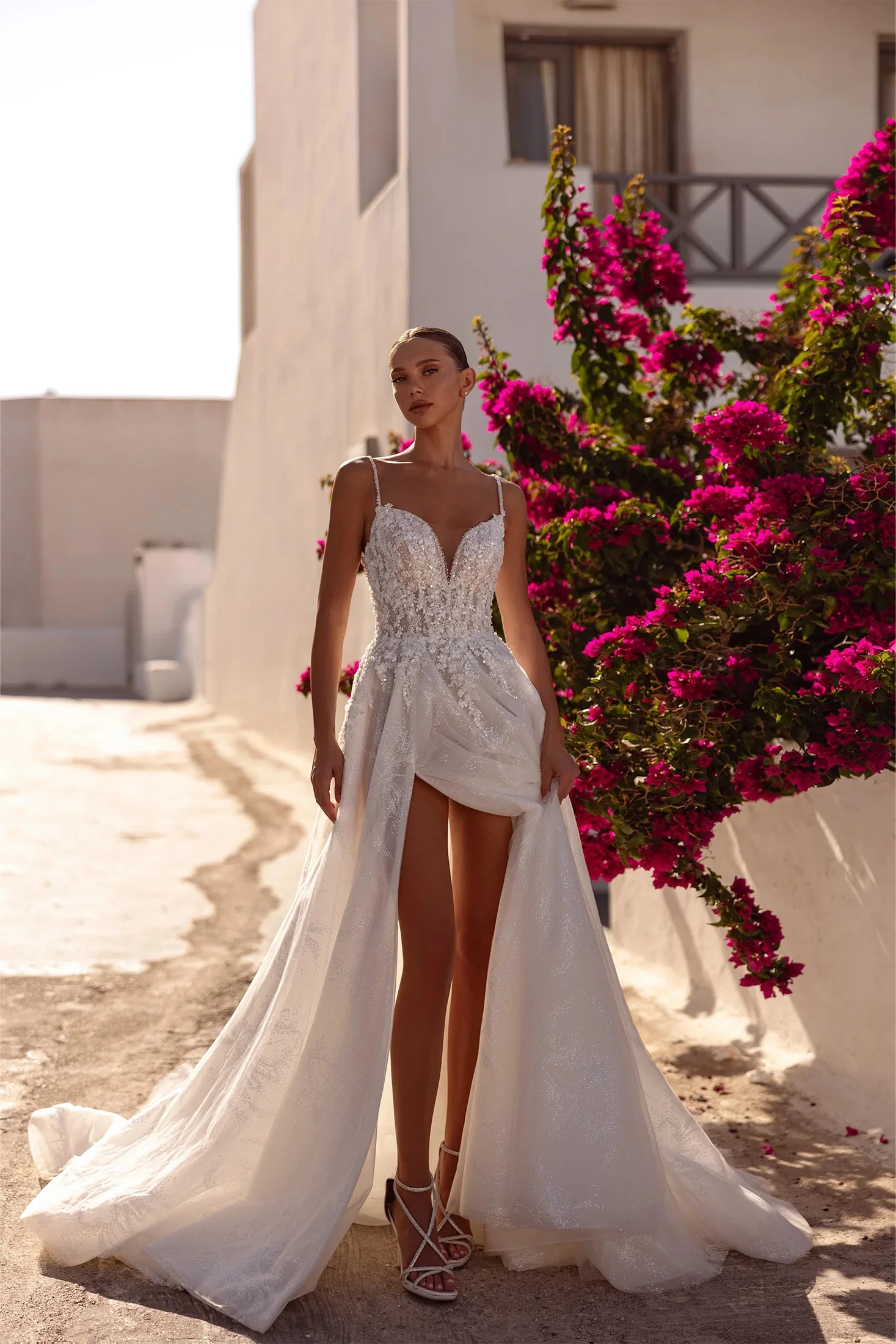 Stylish Bohemian Wedding Dresses Bride Spaghetti Straps Lace V Neck Vestido Bridal Gowns Boho A Line Princess Gowns Customized