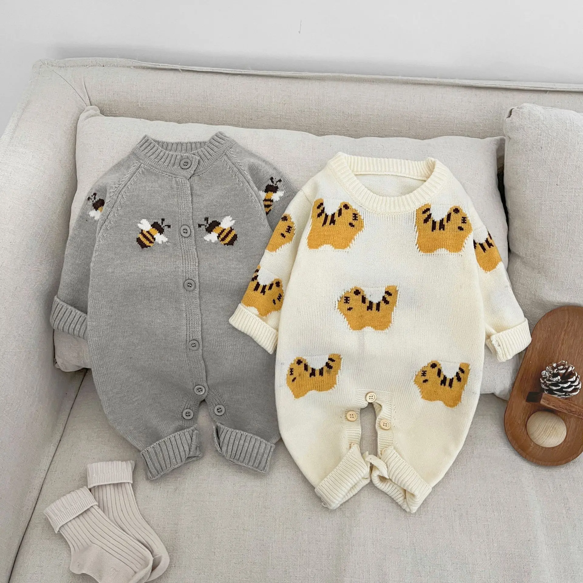 

Newborn Baby Kitted Sweaters Jumpsuit Boys Girls Warm Romper Autumn Winter climbing Clothes 2025 Cute Cartoon Jumpsuit 0-2T