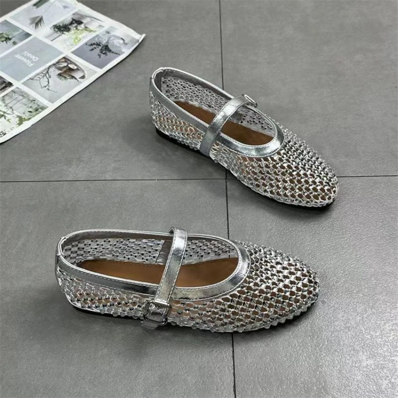 Women Sandals 2024 New Summer Mesh Hollow Flat Sandals Women Beach Shallow Designer Walking Shoes Women Comfort Retro Sandals