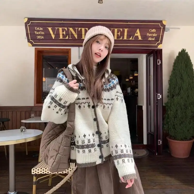 Autumn and Winter New Women's Cardigan Sweater Retro Casual Student Knit Sweater Youth Fashion Versatile Coat Sweet Cute Tops