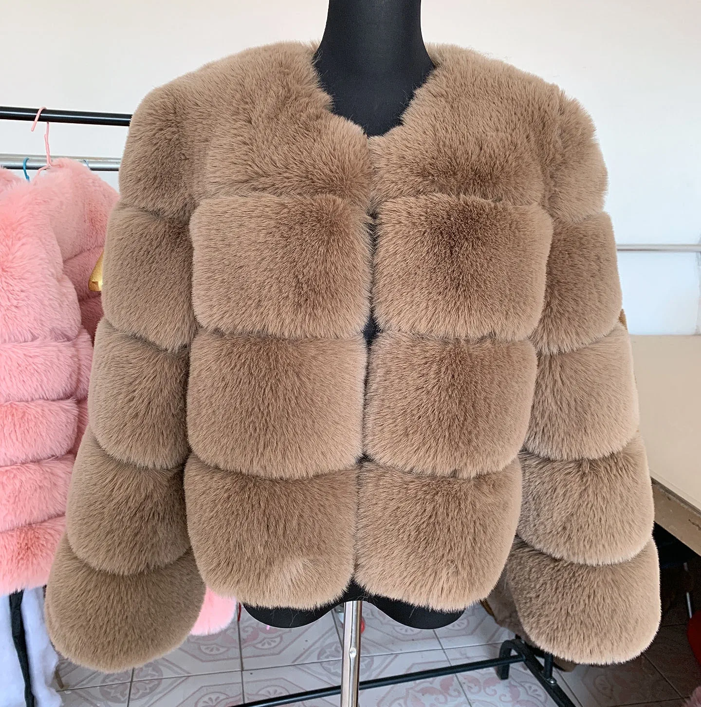 Luxury winter women's faux fur coat super hot fur jacket Short Long Sleeve Faux Fox Fur fluffy jacket high quality faux fur