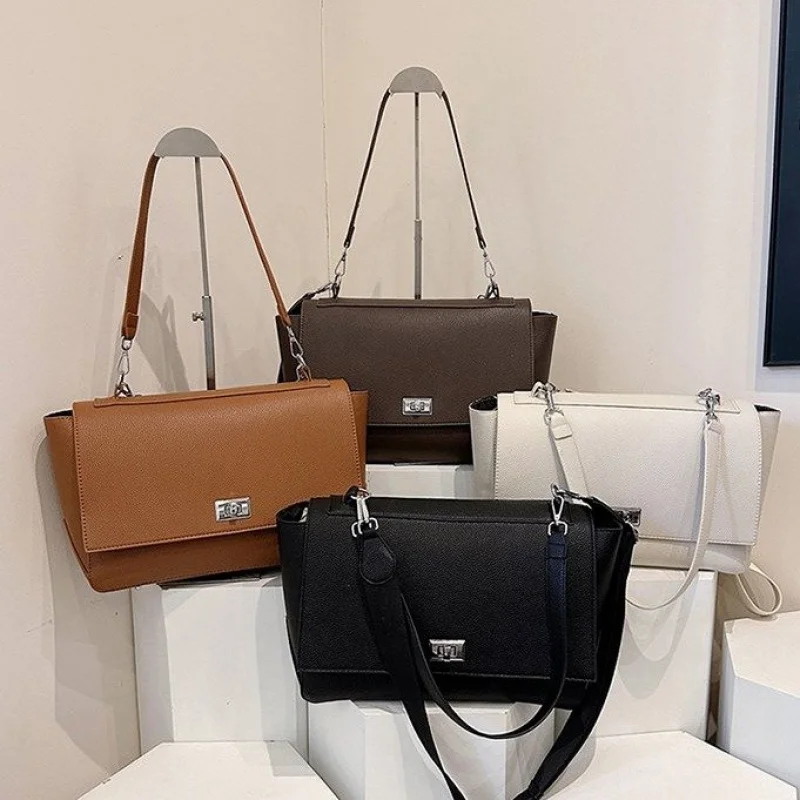 

Elegant Ladies Hand Bags Crafted From Premium Leather Featuring Trendy Design And Paris Vintage Look​