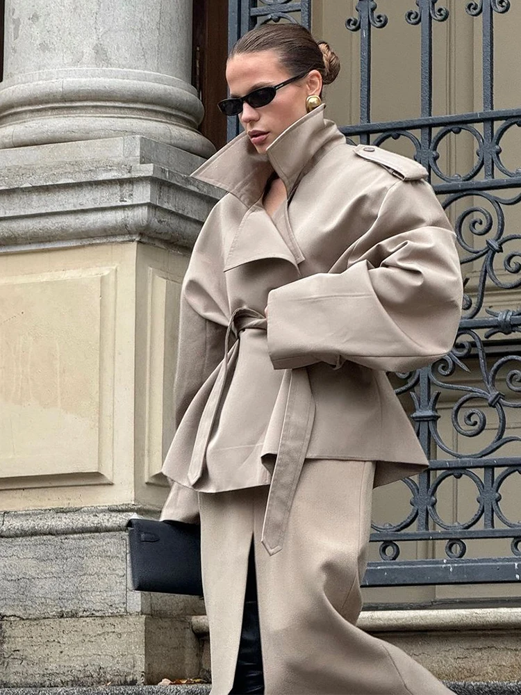 Khaki Schnür-Trenchcoat für Damen, Modischer Reverskragen, Lange Ärmel, Breite Schultern, Taschen, Windbreaker 2025, Damen-Pendler- und Alltags-Streetwear