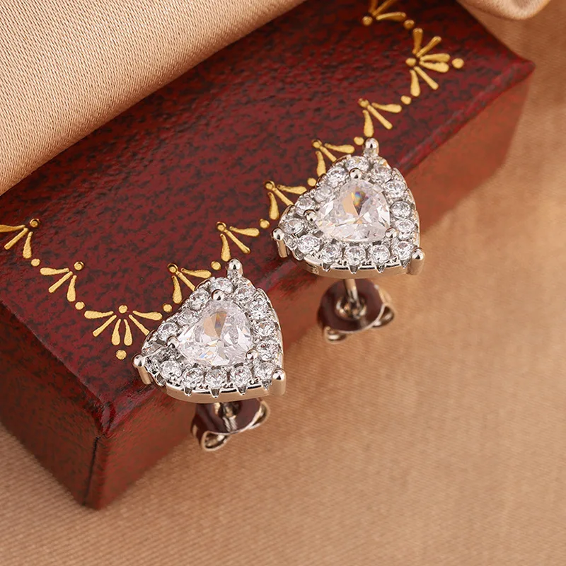

Fashionable and Versatile Authentic S925 Silver Heart-Shaped Full Diamond Women's Exquisite and Elegant Stud Earrings
