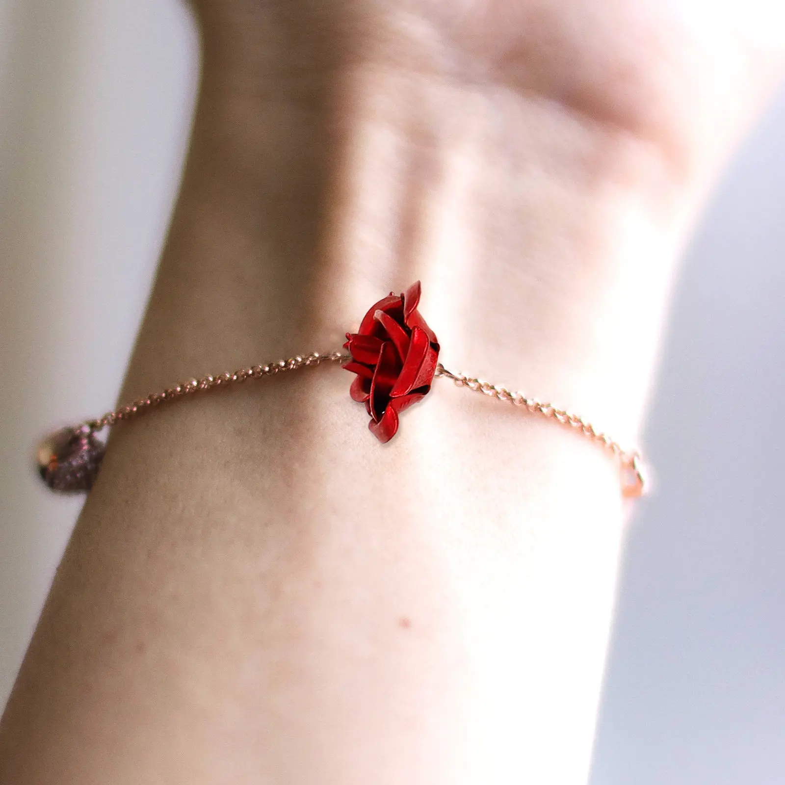 

Jewelry Rose Charms DIY Necklace Earring Pendants Lightweight Shaped Charms for Bracelet Keychain Phone Pendant Craft Supplies