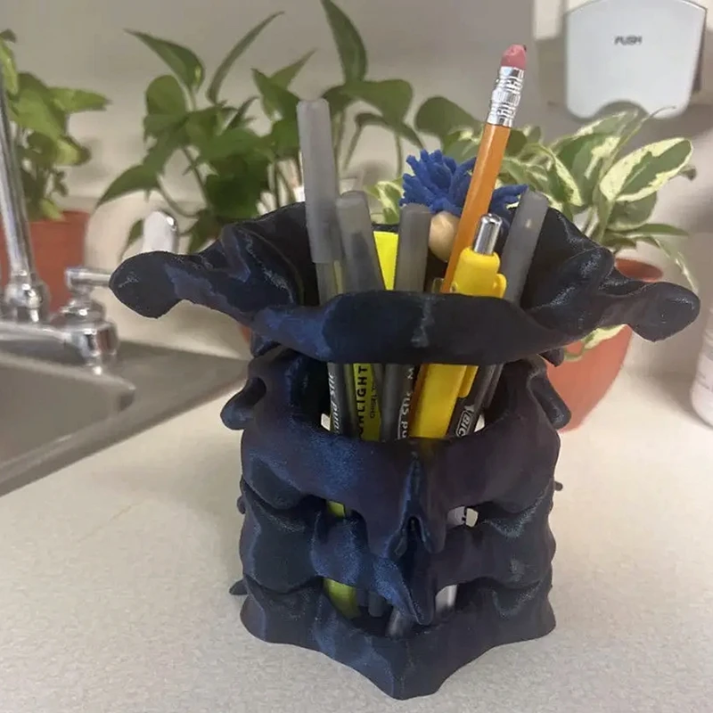 Portapenne con ossa di teschio Portapenne per trucco Vanty Organizzatore da scrivania per ufficio Decorazioni gotiche Organizer con teschi e ossa gotici