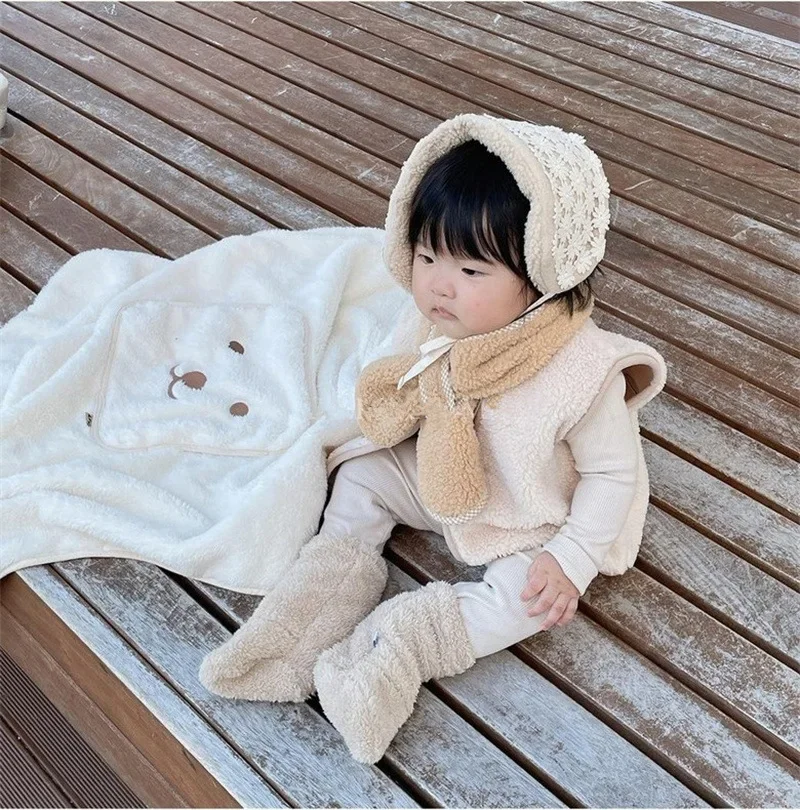 Plüsch-Babysocken für Jungen und Mädchen, warme Winter-Korallenfleece-Socken, Schuhe, Bodensocken, Babykleidung, Accessoires, Mutter und Kinder – Detail 8