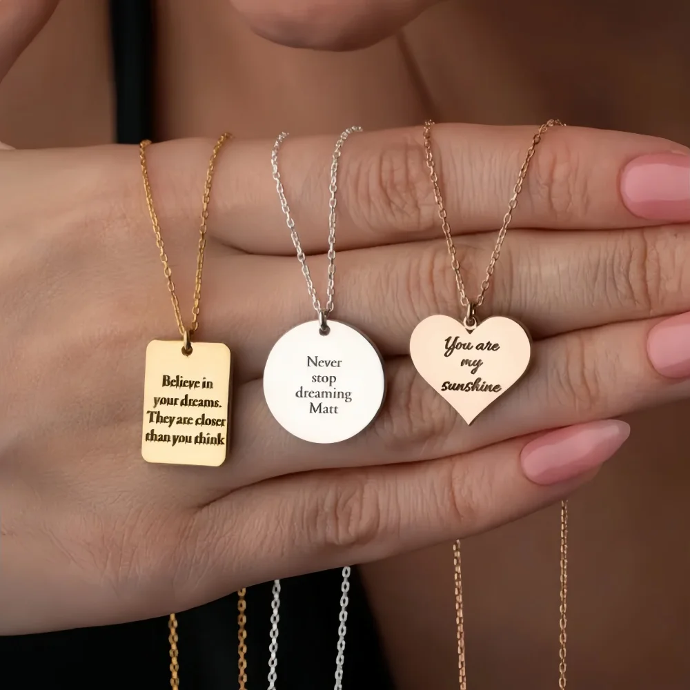 

Кулон-подвеска из нержавеющей стали в форме круга, сердца или квадрата с возможностью персонализации текста, подарок для неё, отправка в течение 96 часов.