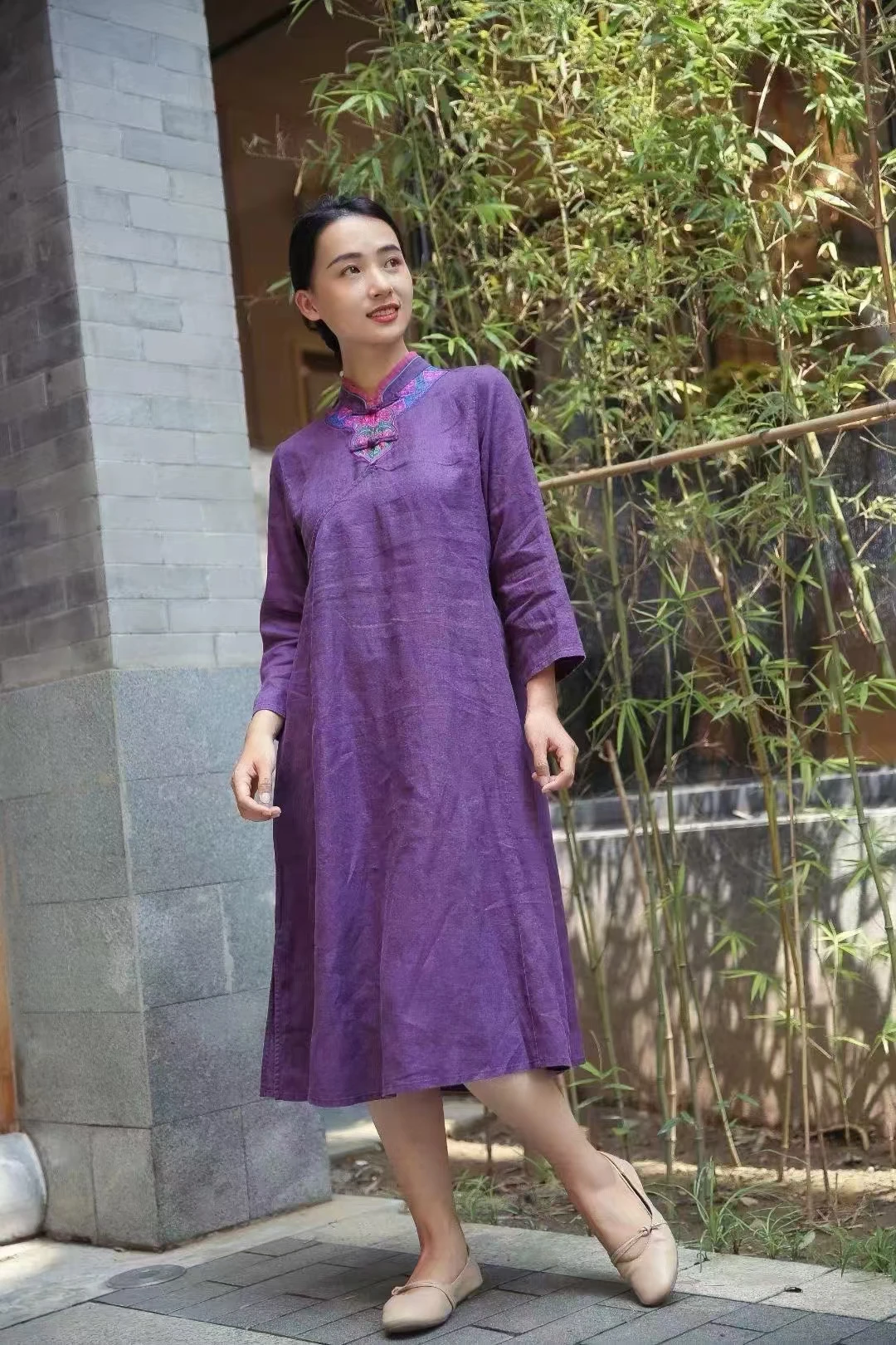 Chinese style Women\'s clothes 100% linen purple loose long gown Vintage fashion embroidery cheongsam elegant party dress