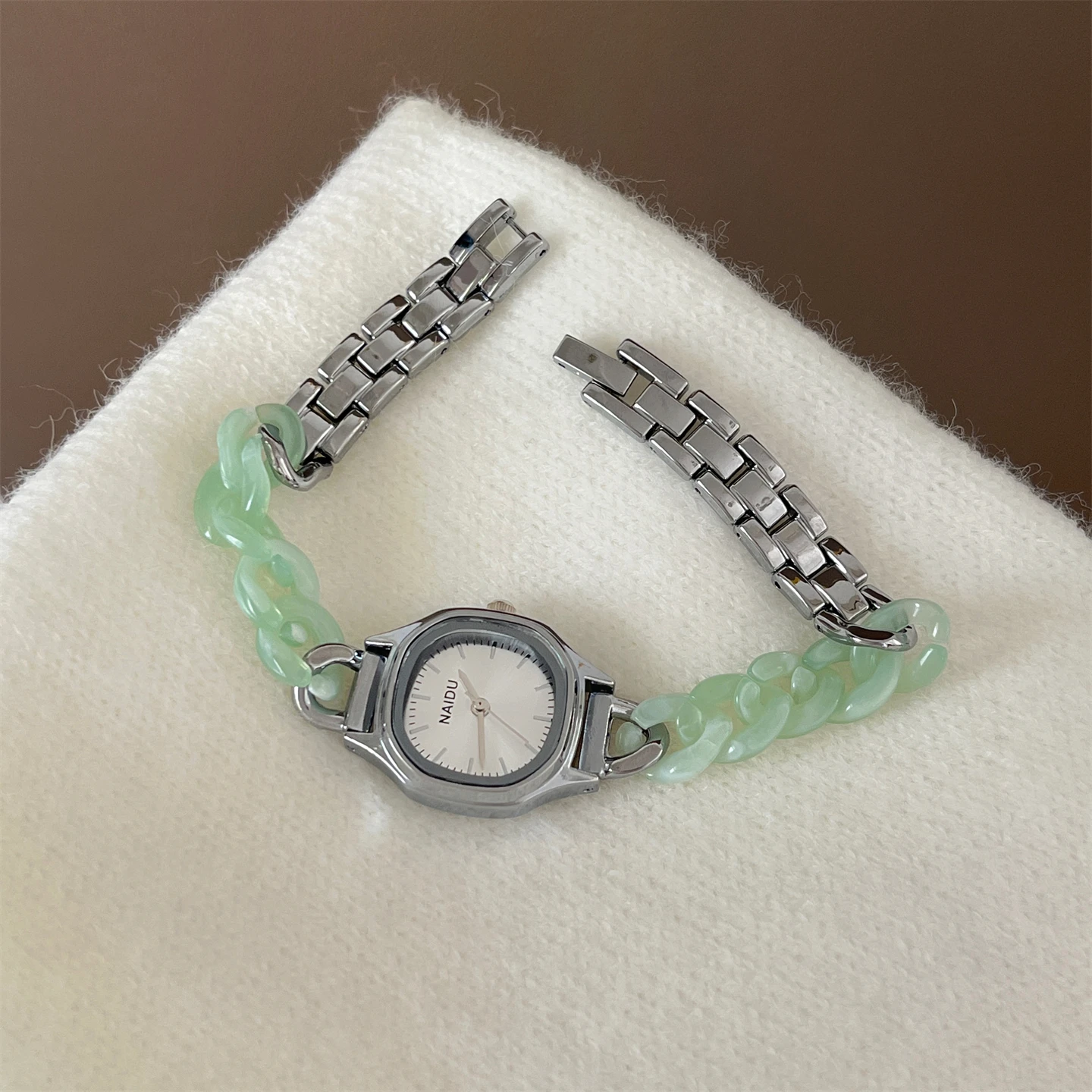 Nowy Niebieski Damski Zegarek Bransoletka w Stylu Koreańskim, Studencki Zegarek Kwarcowy, Luksusowy Zegarek Damski z Wyższej Półki, Modny Zegarek Kwarcowy.