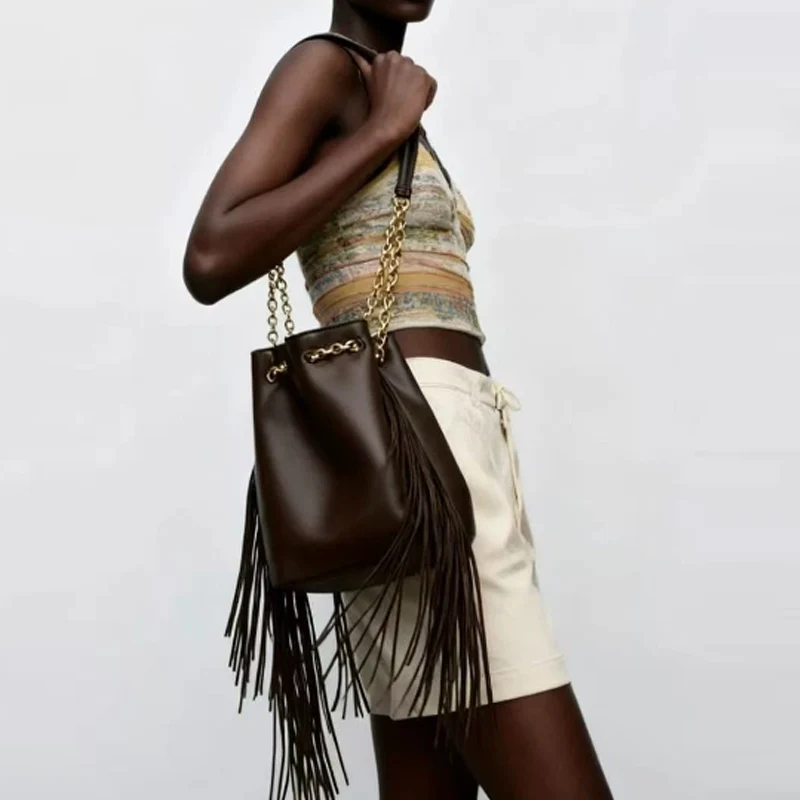 

2025 New Fashion Tassel Bucket Bag Chains Drawstring Bags For Women Shoulder Bag PU Leather Handbag Ladies High Quality Purses