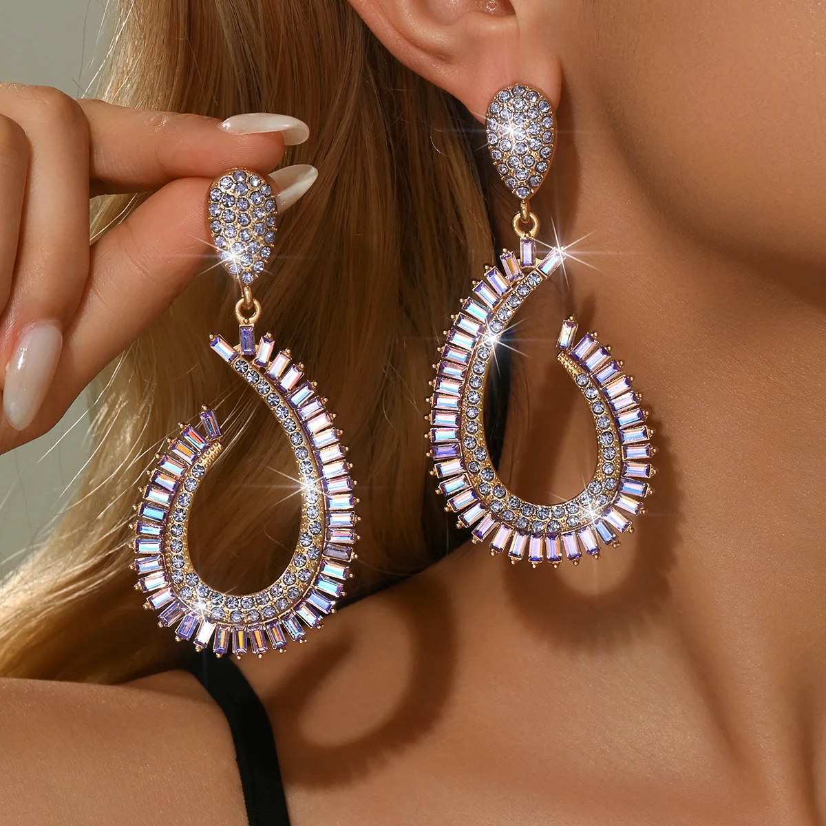 New Dubai Exotic Baguette Crescent Rhinestone Earrings for Women Open Hoop Contrast Dramatic Wedding Stage Chandelier Party Gift