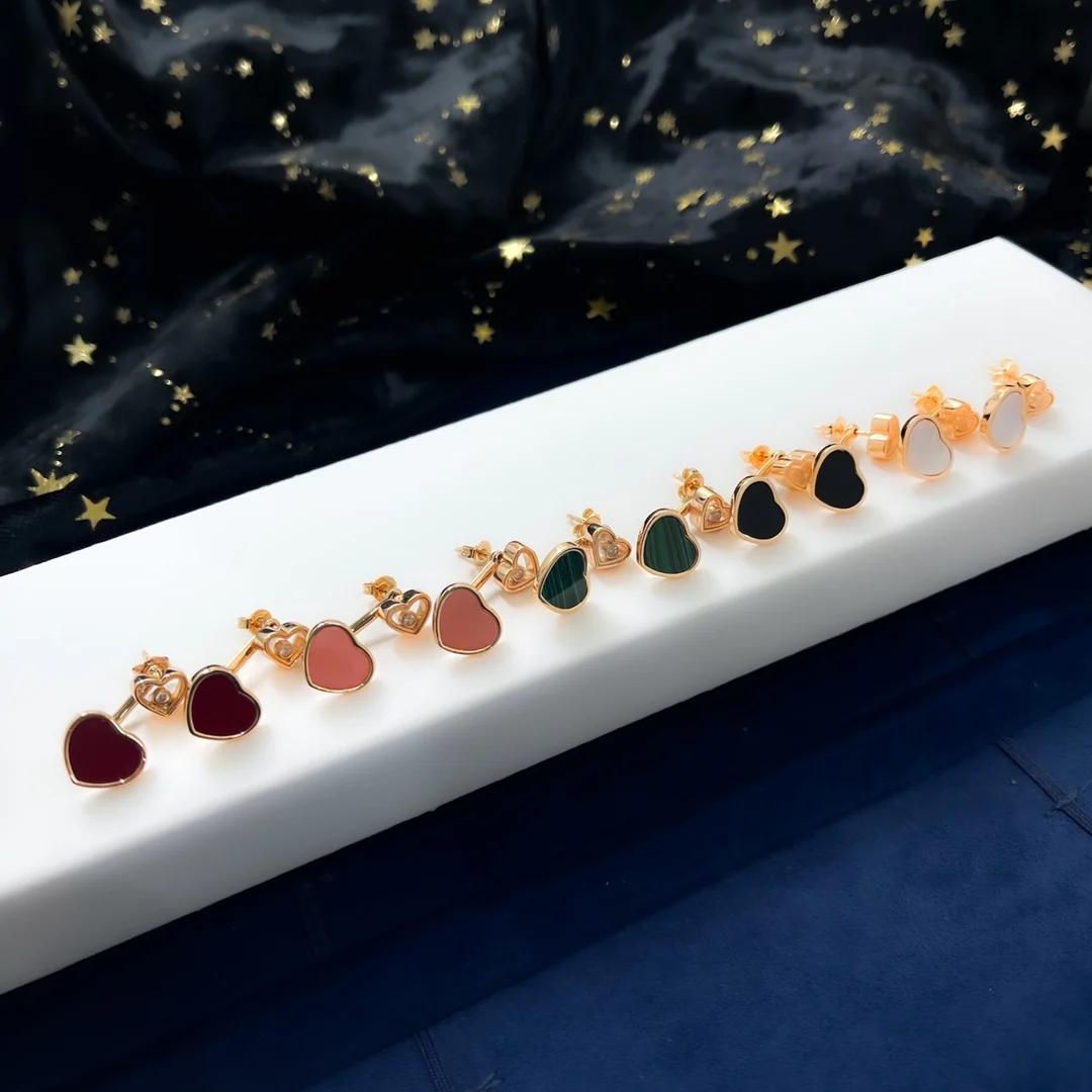 

2026 High-Quality Fashion Classic Agate Dynamic Three-Love Heart Earrings