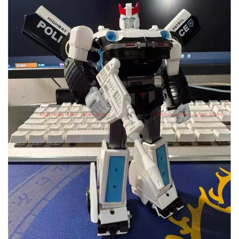 

New model Transformer DX9 pursuer police D18 G1 hot toys Assembling model anime characters action figures children's gifts