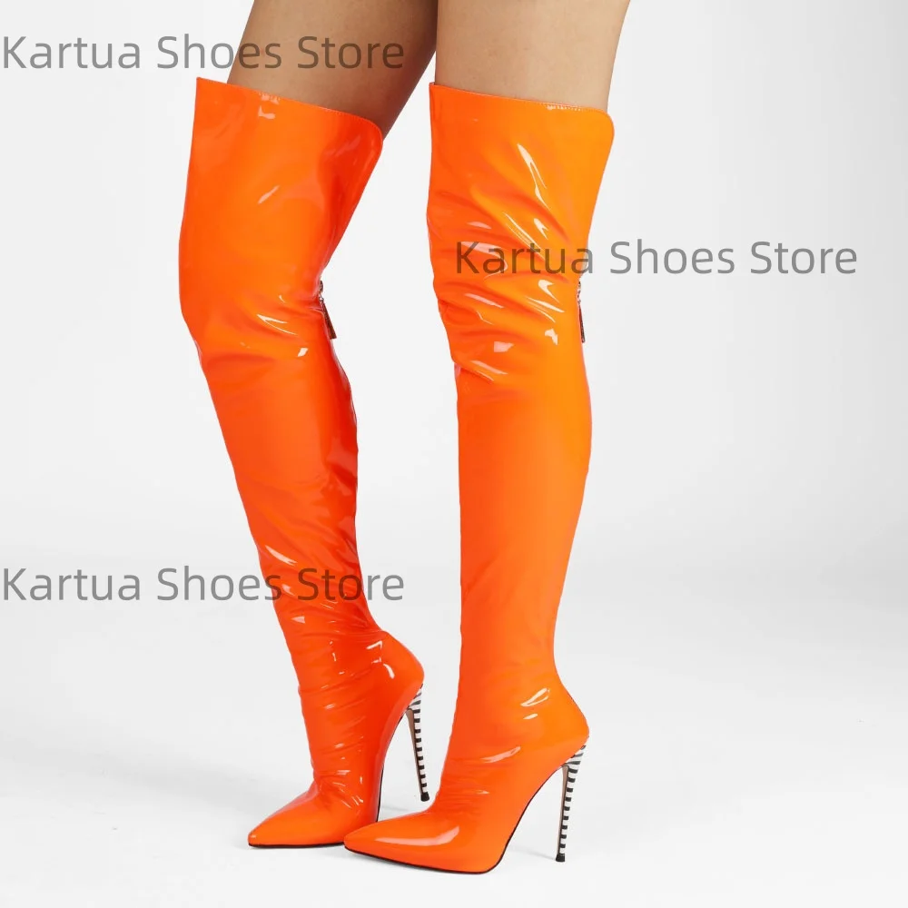 

Женские сапоги выше колена из лакированной кожи на шпильке с острым носком, полосатые женские ботильоны на высоком каблуке для вечеринок, ночного клуба