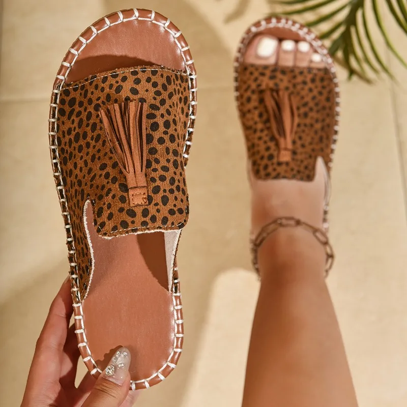 

Hot Selling New Bohemian Fringe Flat Slippers with Ethnic Style Soft Bottom Beach Sandals Women Shoes