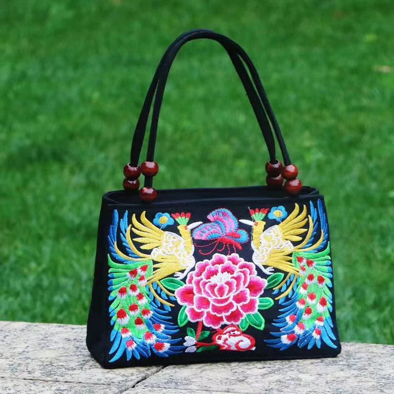 New Fashion Embroidered Women\'s Canvas Handbags Ethnic Style Floral Embroidered Women\'s Handbags Bucket Bag Purses Big Beach Bag