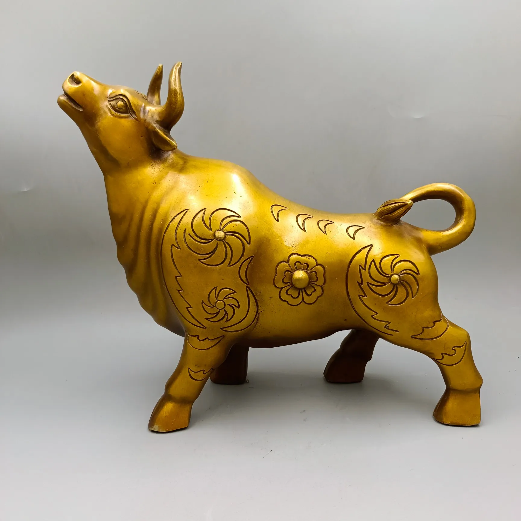 

Pure Copper Gilded Animal Ornaments With Exquisite Craftsmanship and Beautiful Appearance are Worth Decorating and Collecting