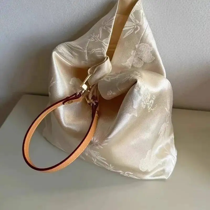 

Bloom Chinese Style Satin Shoulder Bags Wallets Women Vintage Floral Chic Y2k Underarm Bag Ladies Haruku Handbag Aesthetic