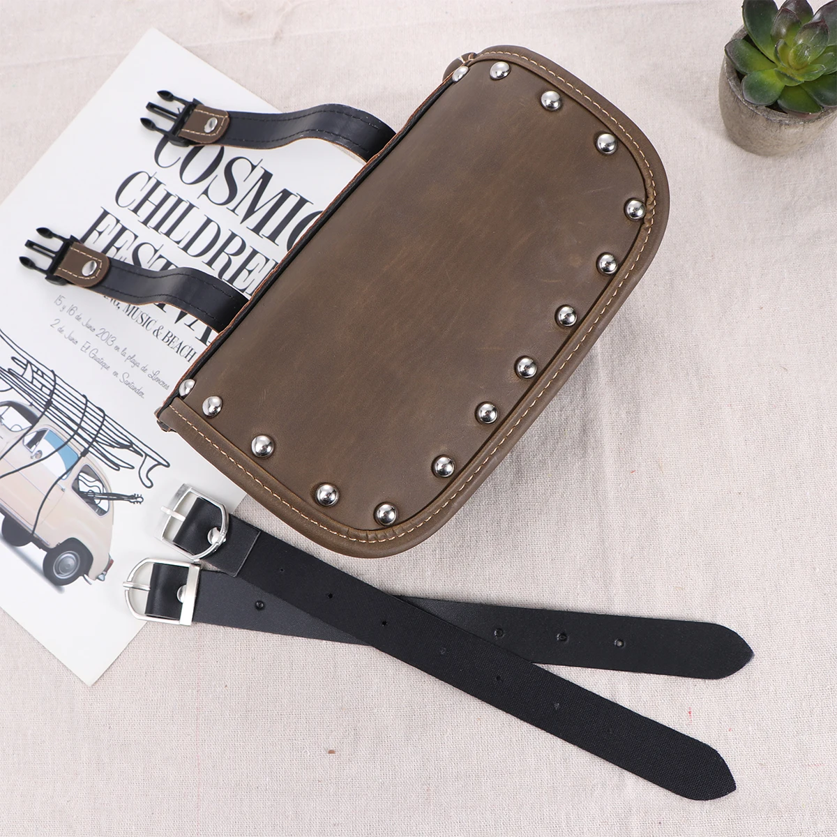 

Universal Motorcycle Saddlebag Waterproof Design Storage Bag For Bike Accessories Green Durable Pu Studs Mounting