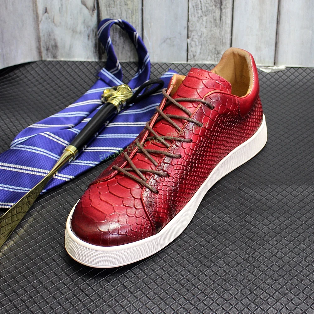 High Quality Crocodile Print Men\'s Leather Shoes Lace Up Flat Heel Round Toe Men Black Red Casual Single Shoes