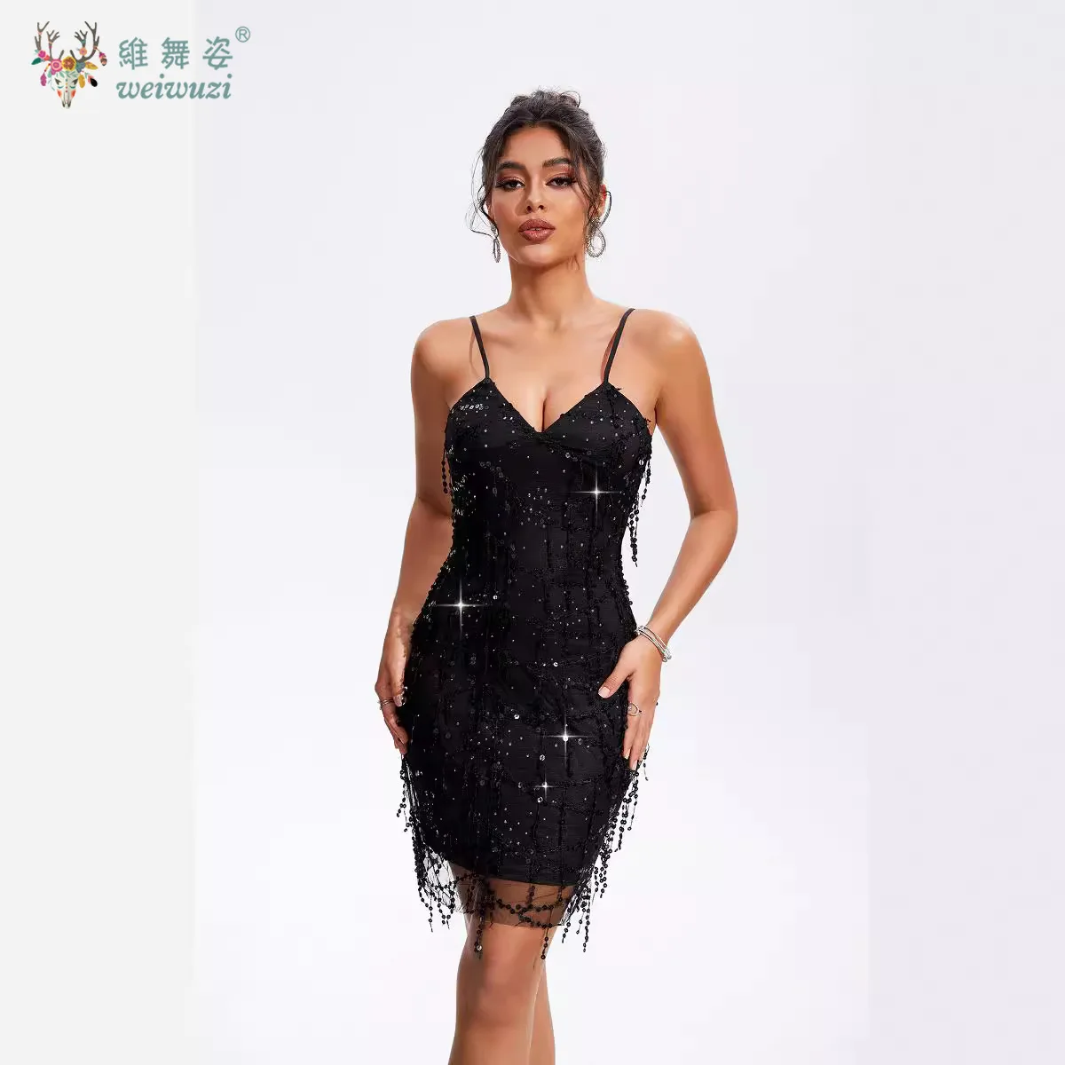 

2025 New Model Sexy Spicy Girl V-neck Spaghetti Strap Sequins Tassel Hot Fix Rhinestone Party Tight Fitting Little Black Dress
