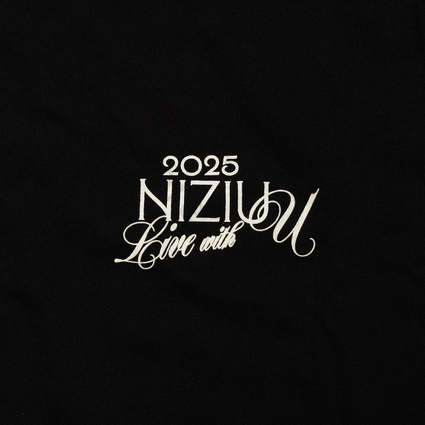 NiziU لايف مع U 2025 تي شيرت Kpop موضة الكرتون إلكتروني تي شيرت مطبوع النساء الرجال الصيف عالية الجودة القطن قصير الأكمام المحملة
