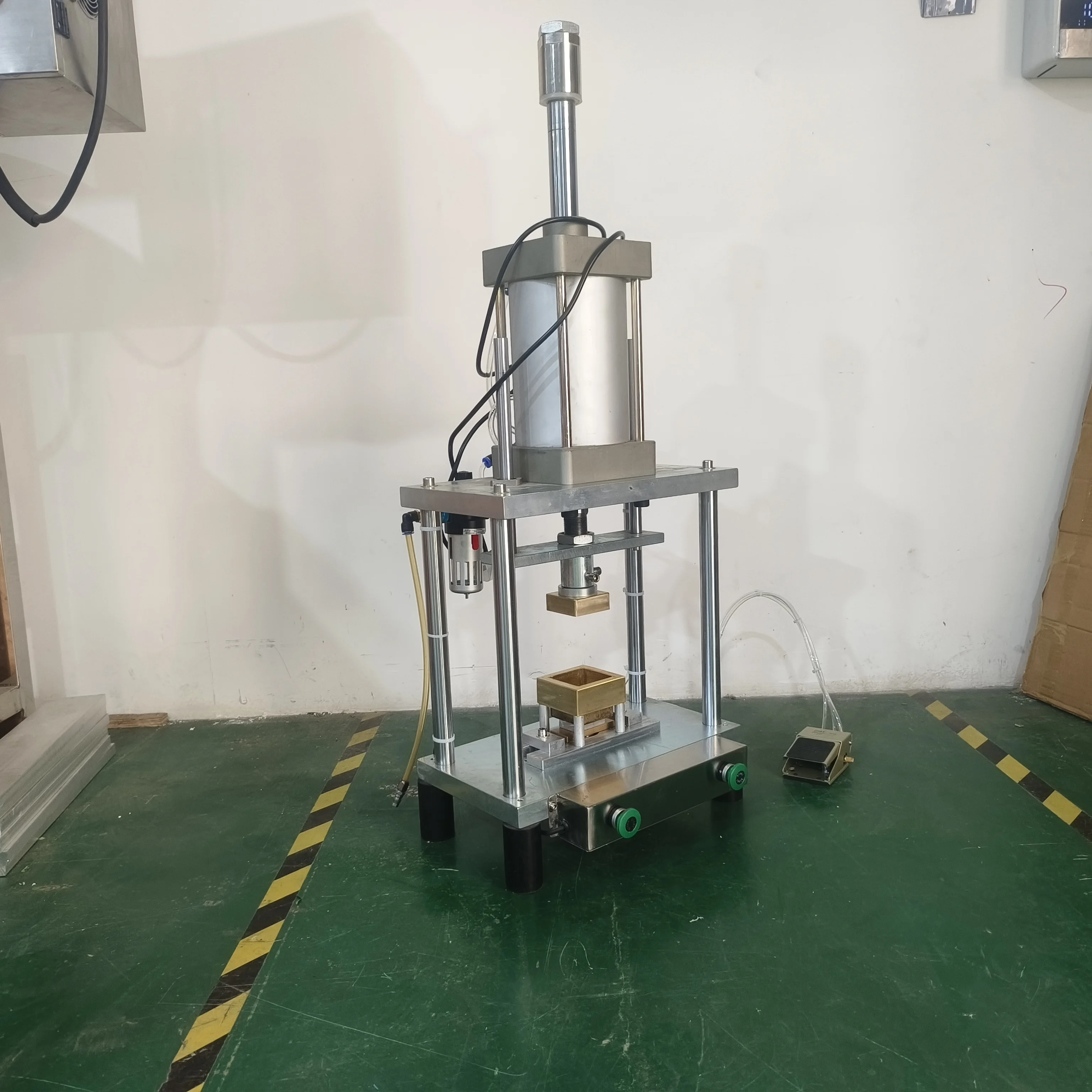 ماكينة صنع وتشكيل الصابون السا - مراجعة Soap Making Machine For Sale وسعره