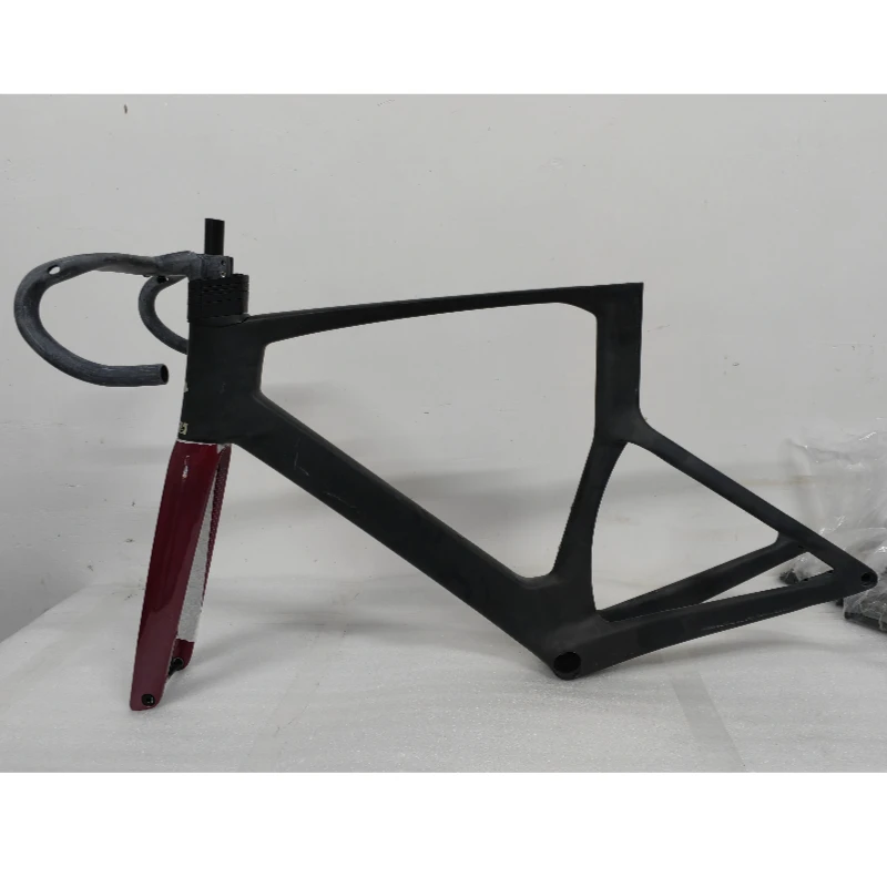 Toray T1100, disc brake, lightweight carbon fiber road bike,  BB386 bottom bracket, customizable color