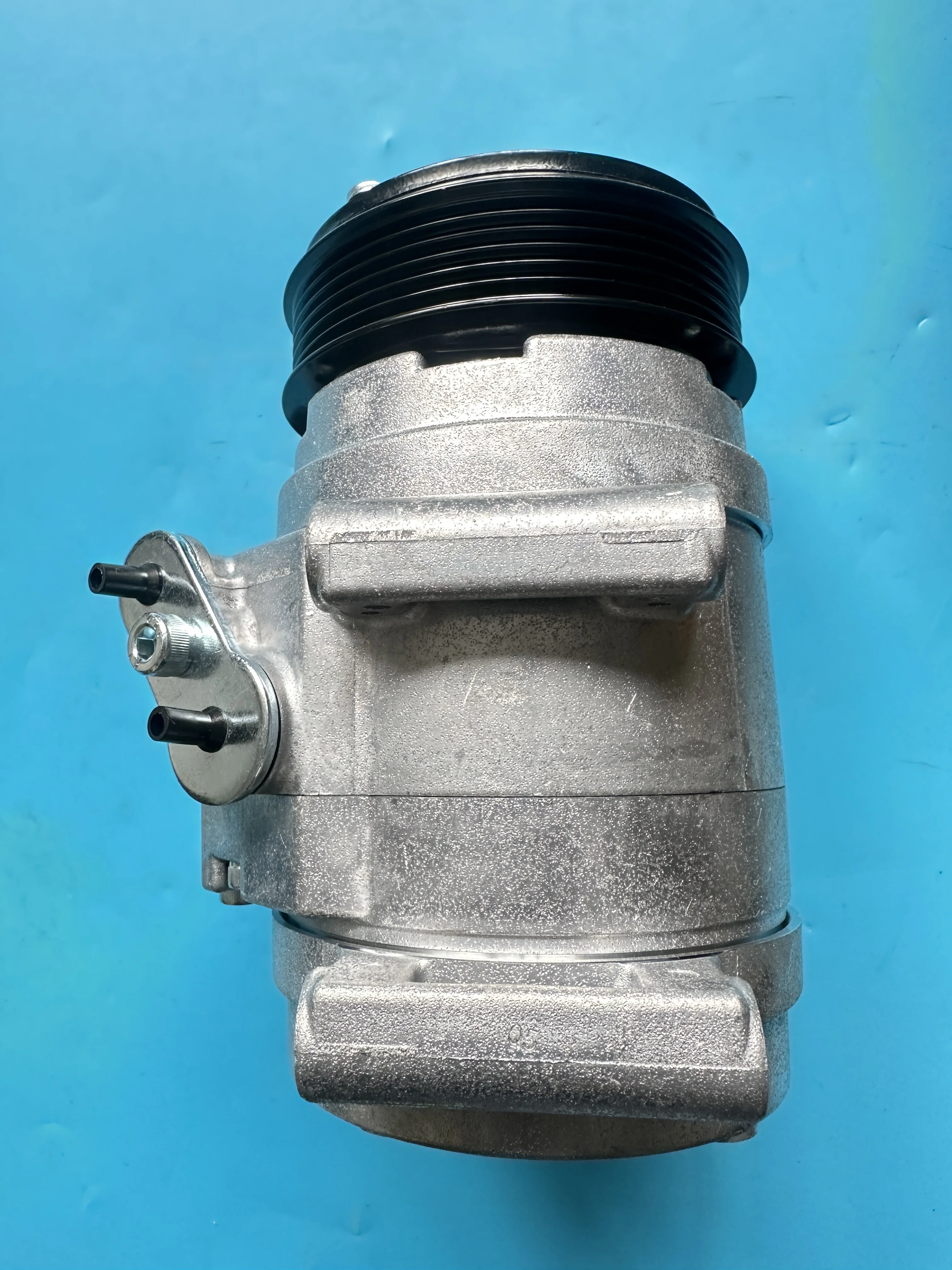 A/C Compressor Assy 6711303211 For Ssangyong Actyon Sports II Rexton 6711303011 6711303111 Korando C Korando（II）1721300011
