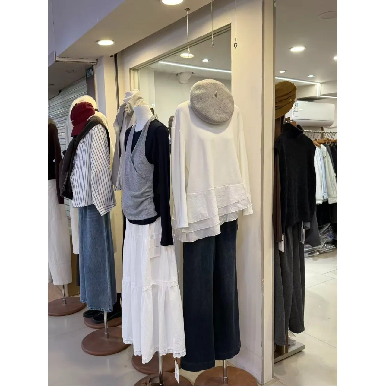 

Loose Women's T-irt Korean Sle Spring New White Inner Wear Long Sve Base irt Skirt Hem Design Cotton Polyester Blend