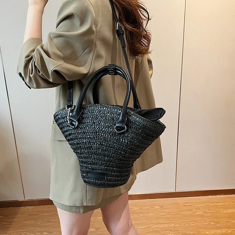 Summer Wicker Woven Basket Bags Rattan Women Handbags Handmade Summer Beach Straw Tote Bag Designer Shoulder Crossbody Bag Khaki