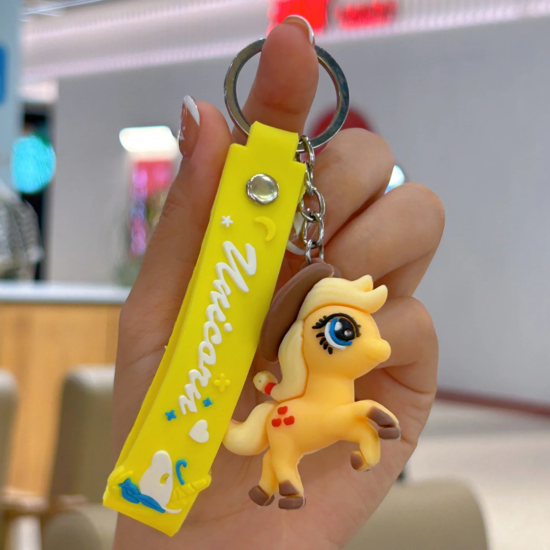 لطيف اللون الحصان يونيكورن المفاتيح كاواي الرجال والنساء أكياس السيارات قلادة للأطفال هدايا كيرينغ الهدايا بالجملة